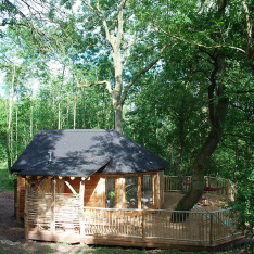 BROMYARD CABIN